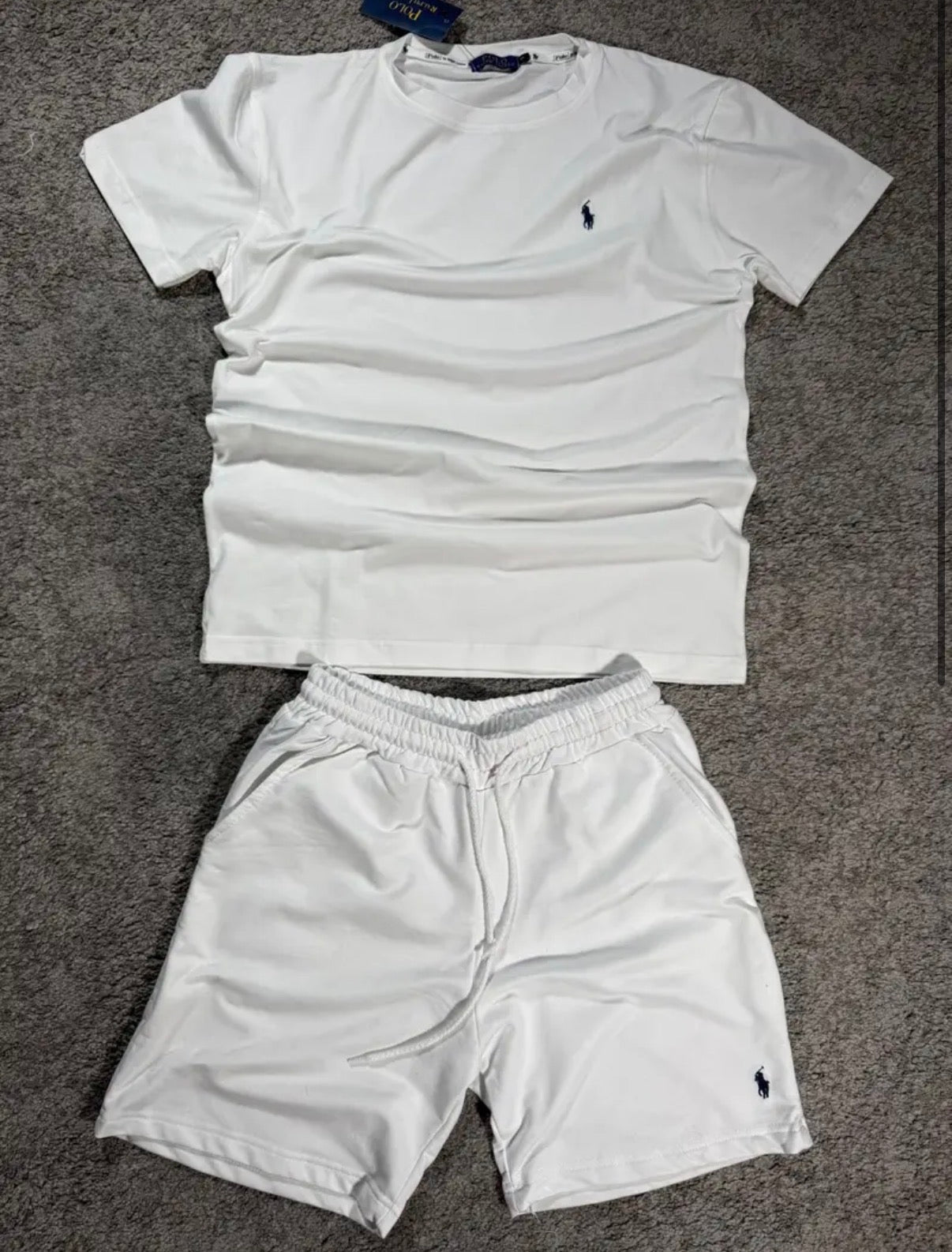 Polo corto