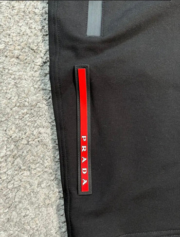 Conjunto corto Prada