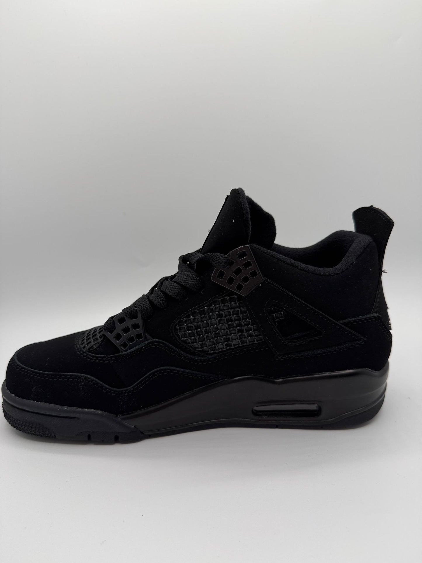 NIKE JORDAN RETRO BLACK