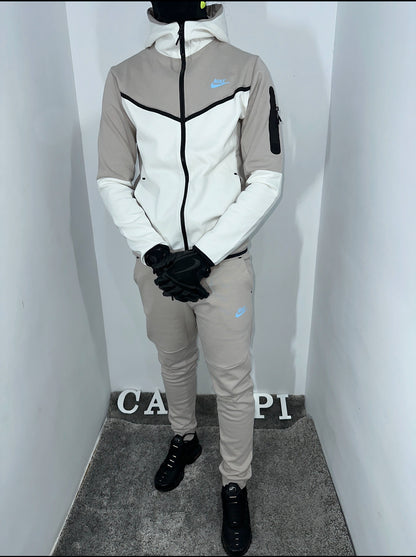 Nike tech