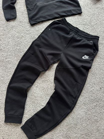 Nike tech
