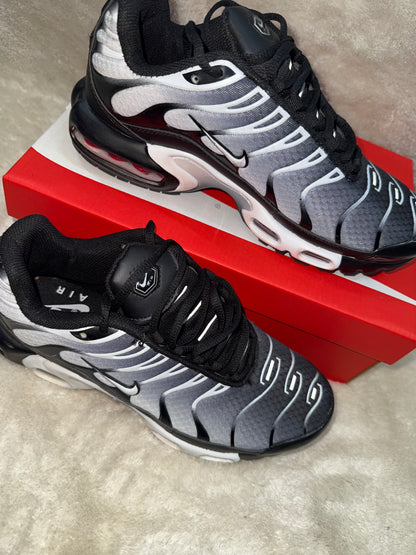 NIKE TN