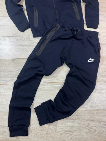 Nike tech