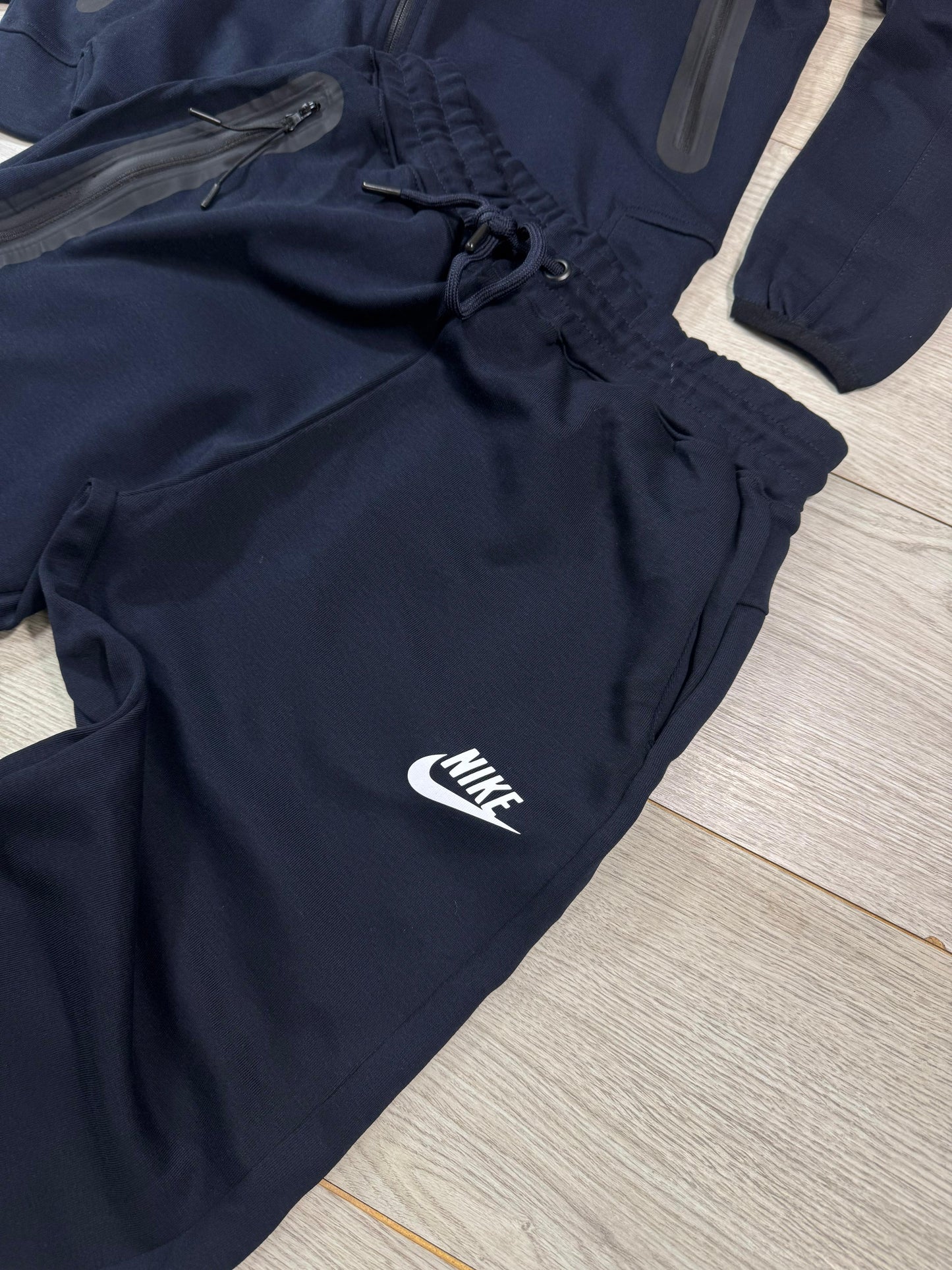 Nike tech