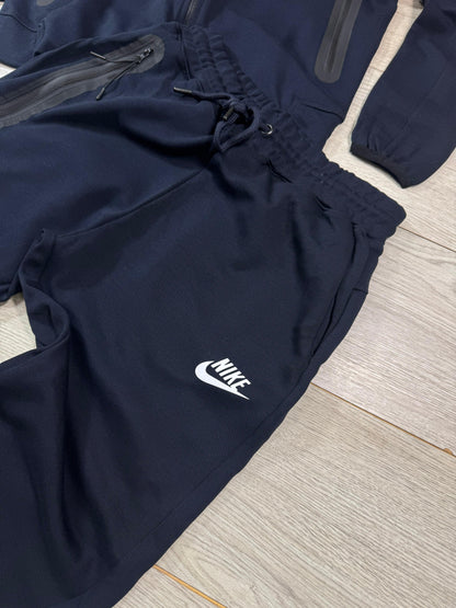 Nike tech