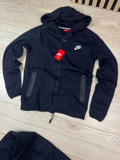 Nike tech