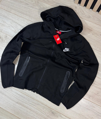 Nike tech