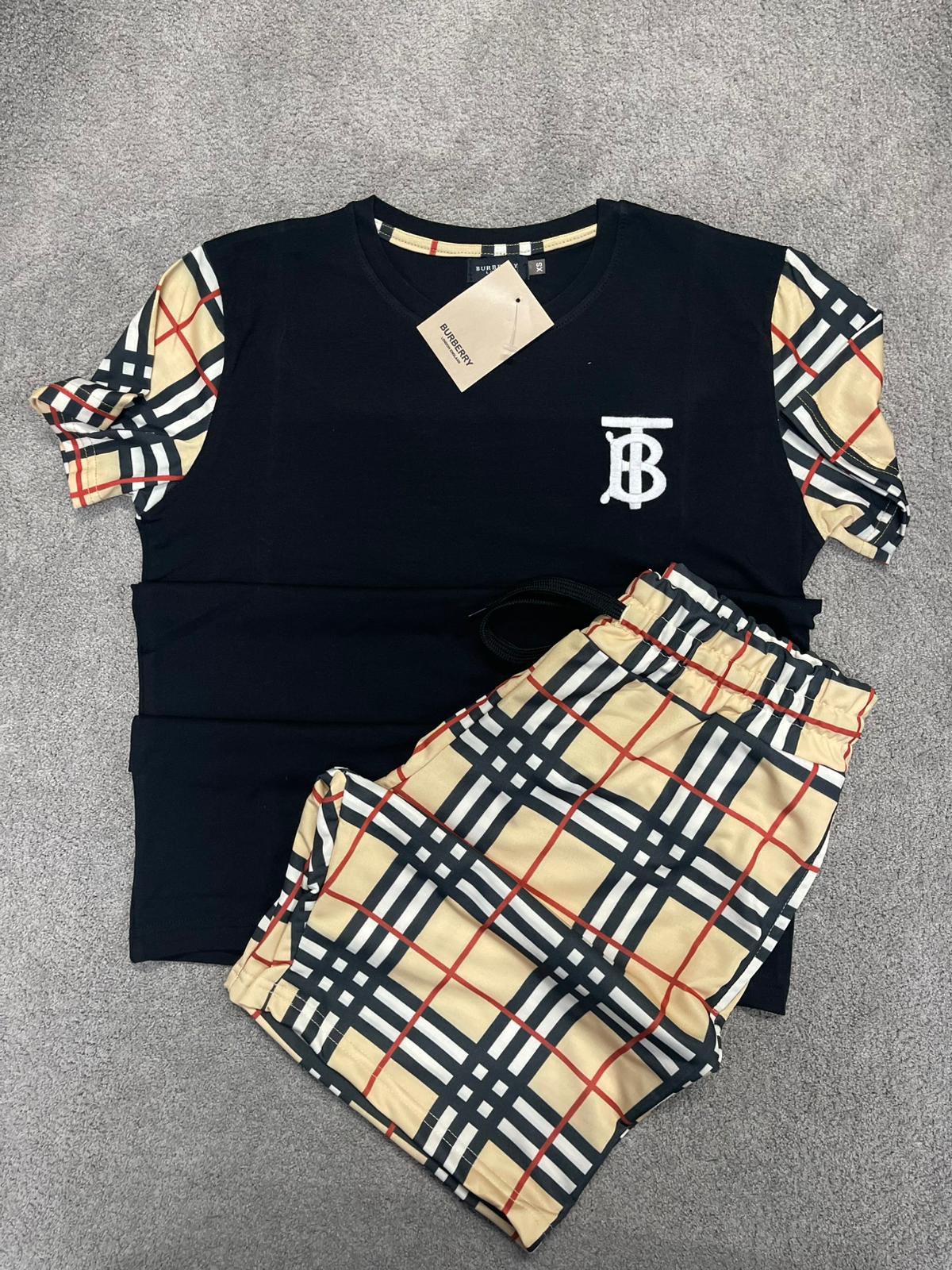 Conjunto corto Burberry