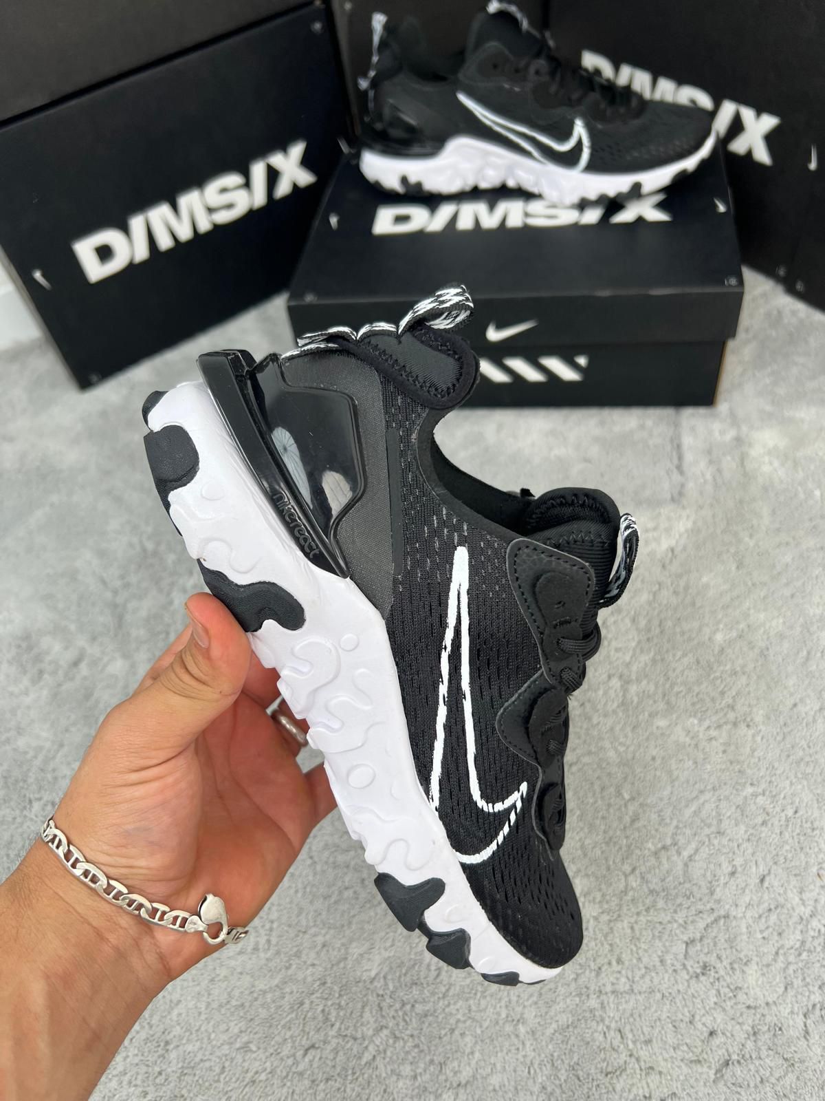 Nike React