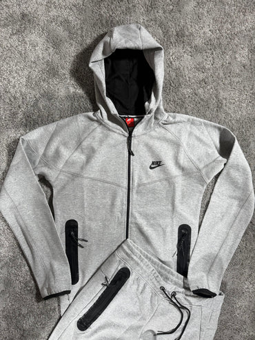 nike tech