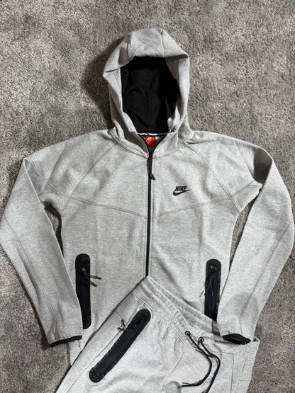 nike tech